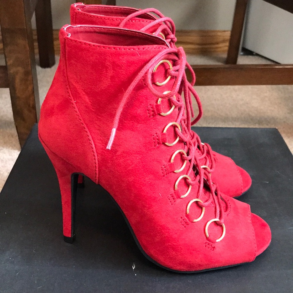 Red heels - Picture 2 of 2